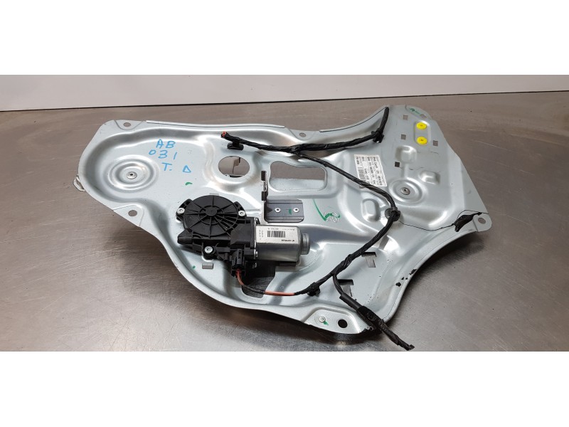 Recambio de elevalunas trasero derecho para hyundai ix35 style 2wd referencia OEM IAM 834802Y010   Recambio de elevalunas trasero derecho para hyundai ix35 style 2wd referencia OEM IAM 834802Y010