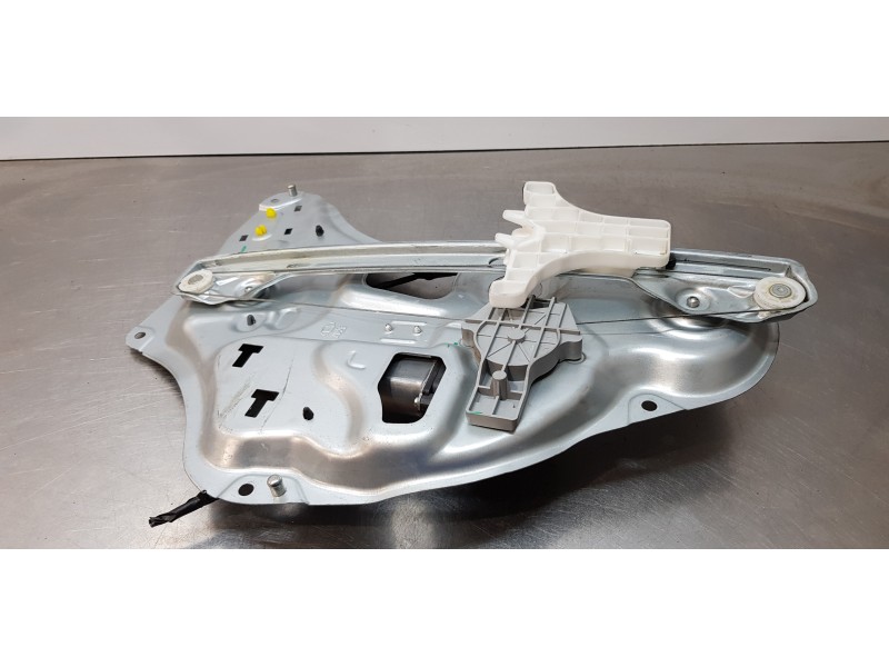 Recambio de elevalunas trasero derecho para hyundai ix35 style 2wd referencia OEM IAM 834802Y010   Recambio de elevalunas trasero derecho para hyundai ix35 style 2wd referencia OEM IAM 834802Y010