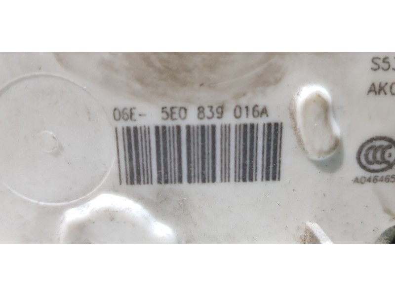 Recambio de cerradura puerta trasera derecha para skoda rapid active referencia OEM IAM 5E0839016A  