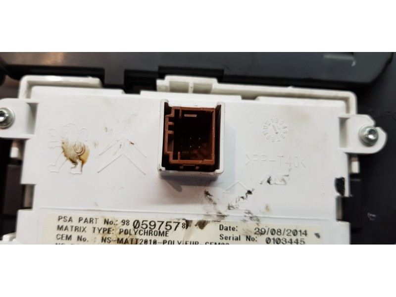 Recambio de cuadro instrumentos para peugeot 508 active referencia OEM IAM 9805975780   Recambio de cuadro instrumentos para peugeot 508 active referencia OEM IAM 9805975780