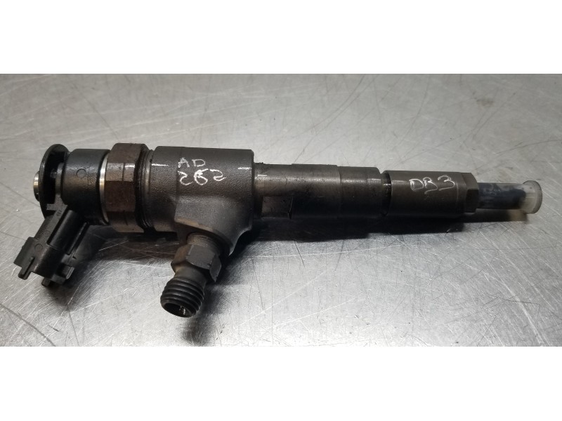Recambio de inyector para peugeot 207 x-line referencia OEM IAM 0445110252  