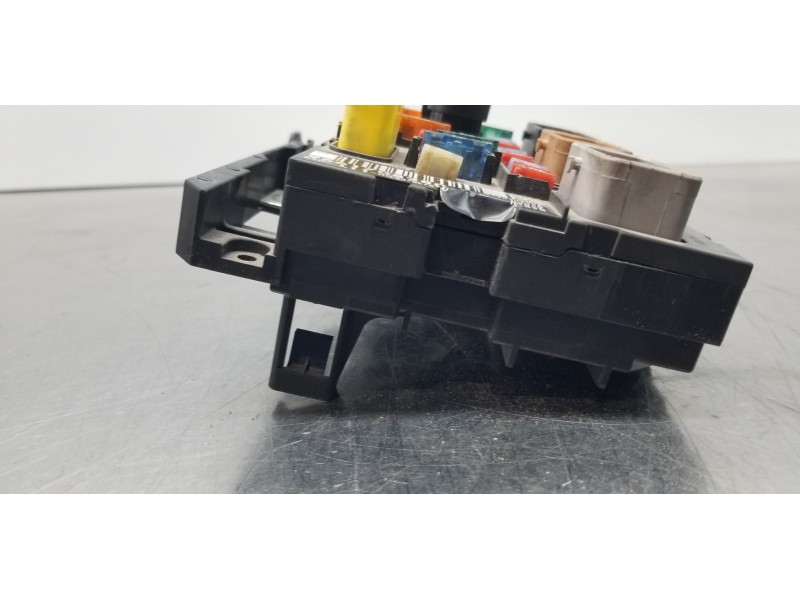 Recambio de caja reles / fusibles para peugeot 207 x-line referencia OEM IAM 9661708280 BSML11 
