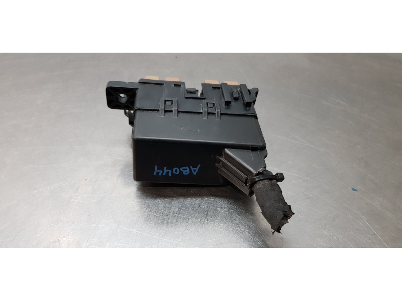 Recambio de caja reles / fusibles para kia carens ( ) concept referencia OEM IAM 919502S210  