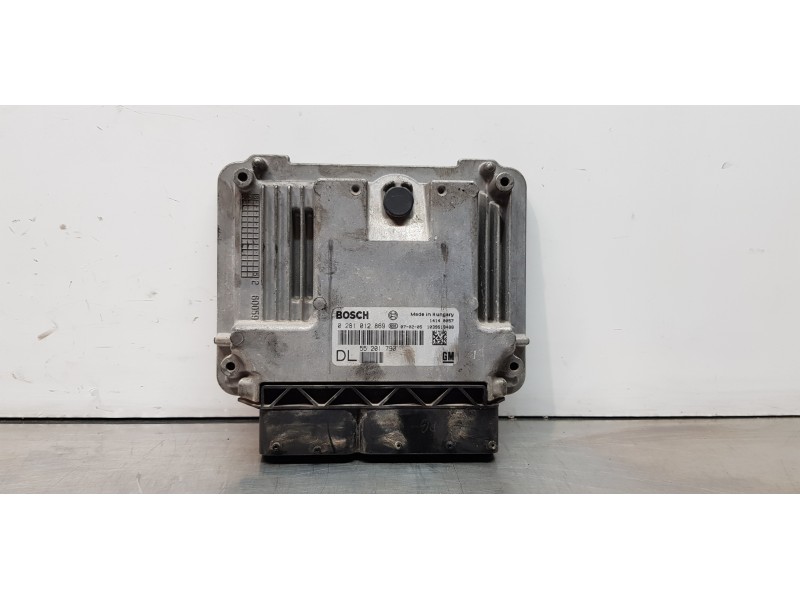 Recambio de centralita motor uce para opel vectra c berlina comfort referencia OEM IAM 55201790  