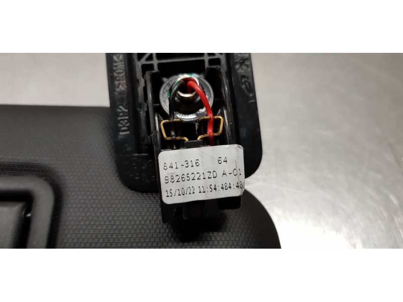 Recambio de parasol derecho para peugeot 2008 (p1) allure referencia OEM IAM 98265221ZD  