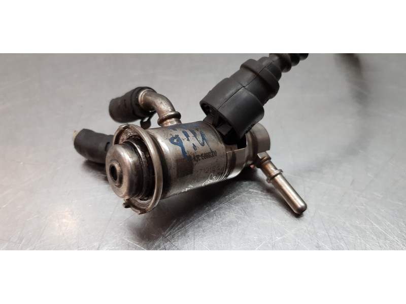 Recambio de inyector para renault scenic iv grand zen referencia OEM IAM 208997976R  