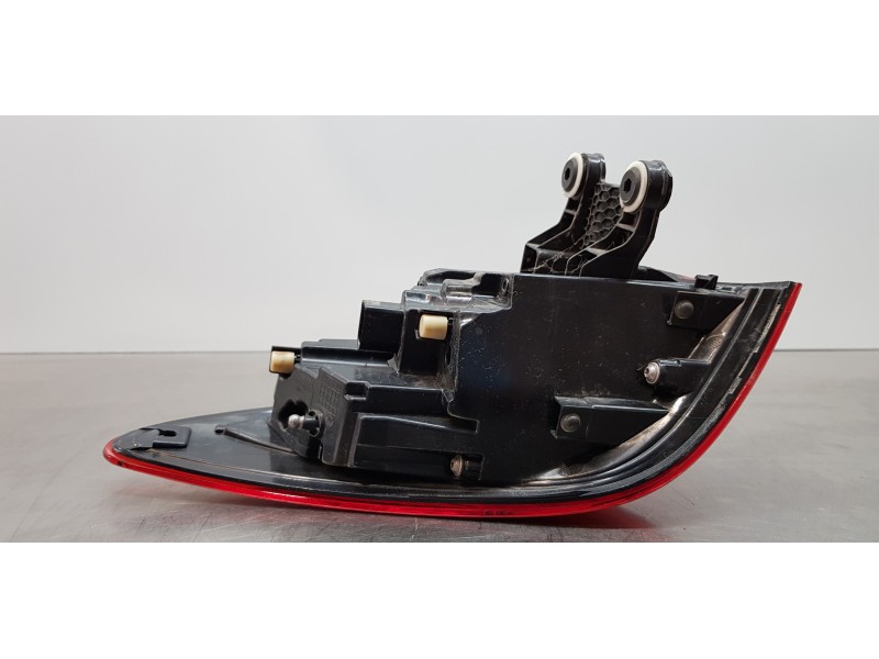 Recambio de piloto trasero derecho para seat leon sportstourer (kl8) xcellence referencia OEM IAM 5FA945208B  