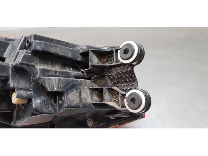 Recambio de piloto trasero derecho para seat leon sportstourer (kl8) xcellence referencia OEM IAM 5FA945208B  