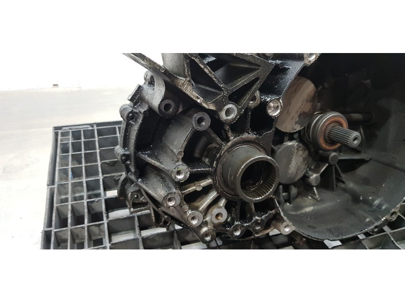 Recambio de caja cambios para volvo xc70 d5 awd kinetic (136kw) referencia OEM IAM 8252344 566R7002BD 