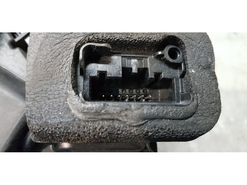 Recambio de cerradura puerta delantera derecha para skoda rapid active referencia OEM IAM 5E1837016A  