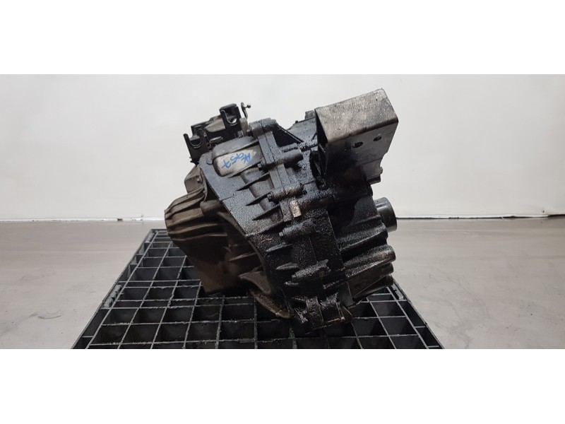 Recambio de caja cambios para volvo xc70 d5 awd kinetic (136kw) referencia OEM IAM 8252344 566R7002BD 