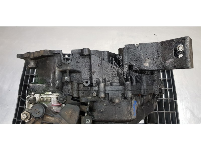 Recambio de caja cambios para volvo xc70 d5 awd kinetic (136kw) referencia OEM IAM 8252344 566R7002BD 