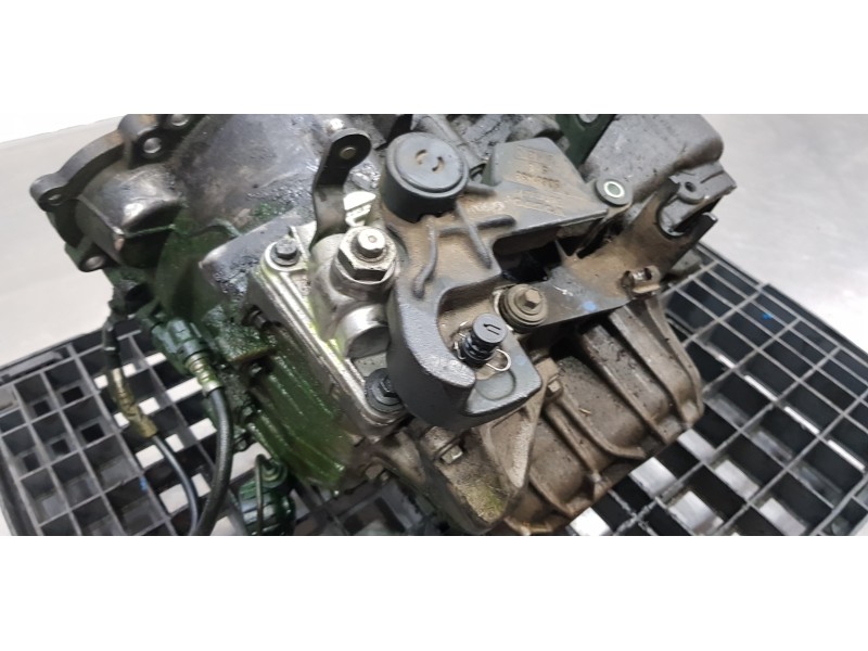 Recambio de caja cambios para volvo xc70 d5 awd kinetic (136kw) referencia OEM IAM 8252344 566R7002BD 