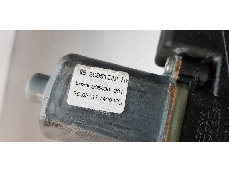 Recambio de elevalunas delantero derecho para opel zafira (c) selective start/stop referencia OEM IAM 13260138  