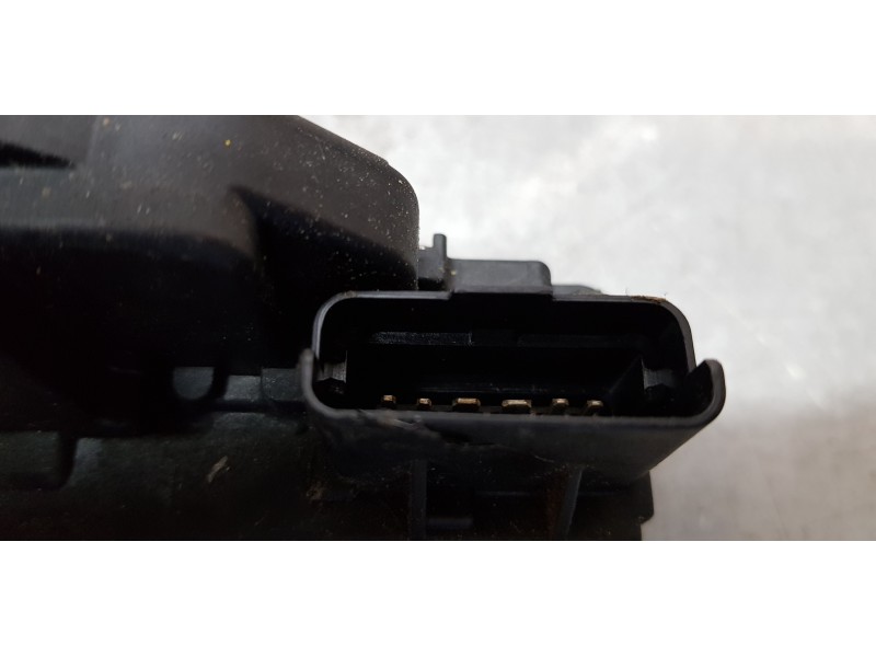 Recambio de cerradura puerta trasera derecha para renault laguna grandtour iii authentique referencia OEM IAM 825000003R  
