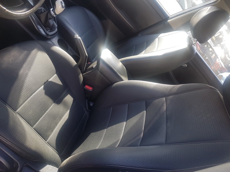 kia carens ( ) del año 2017