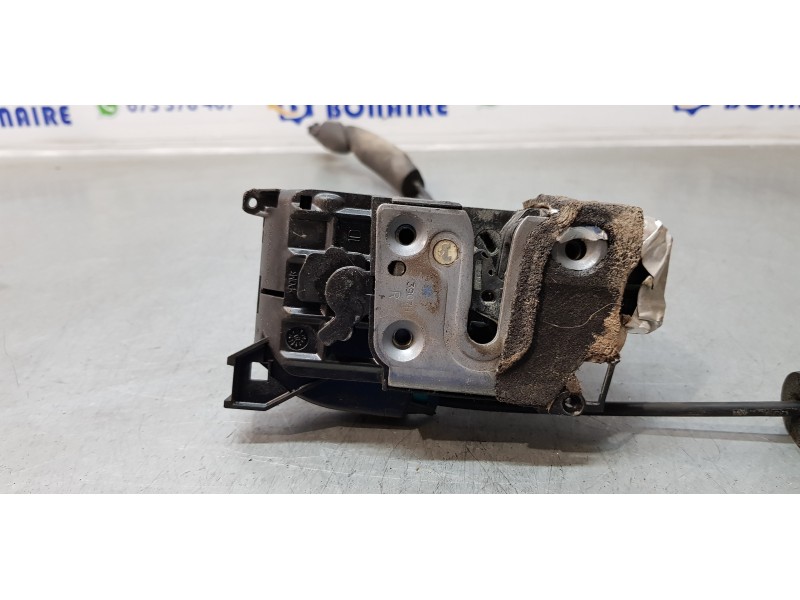 Recambio de cerradura puerta trasera derecha para renault laguna grandtour iii authentique referencia OEM IAM 825000003R  