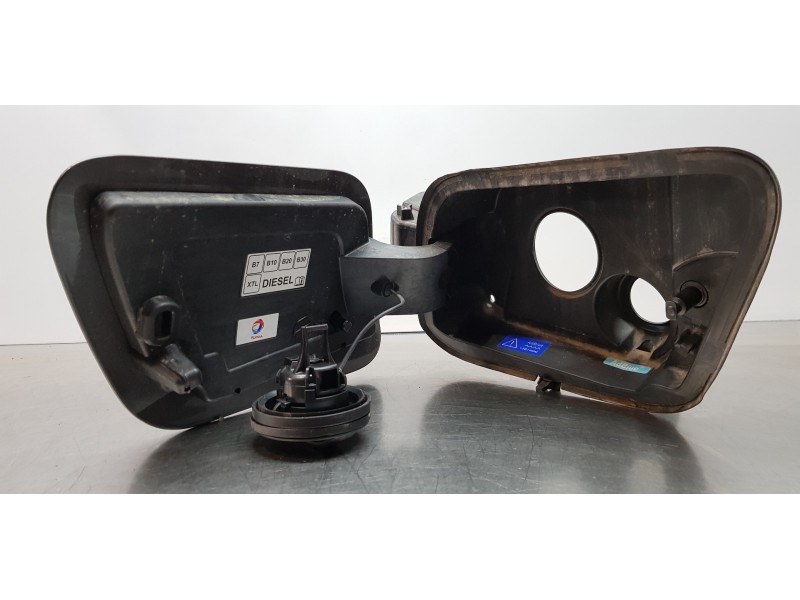 Recambio de tapa exterior combustible para peugeot 2008 (p1) allure referencia OEM IAM 9831475980  