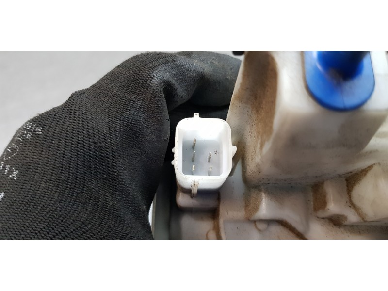 Recambio de cerradura puerta delantera derecha para fiat doblo active referencia OEM IAM 51810883  