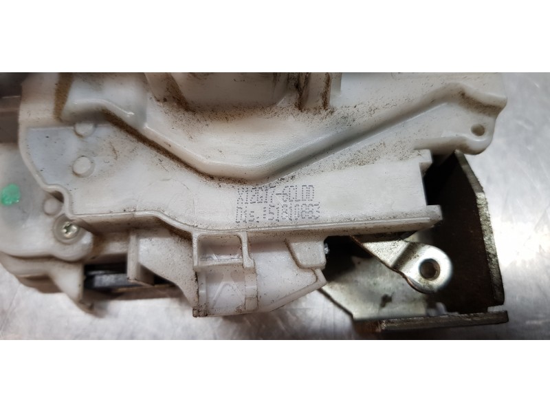 Recambio de cerradura puerta delantera derecha para fiat doblo active referencia OEM IAM 51810883  