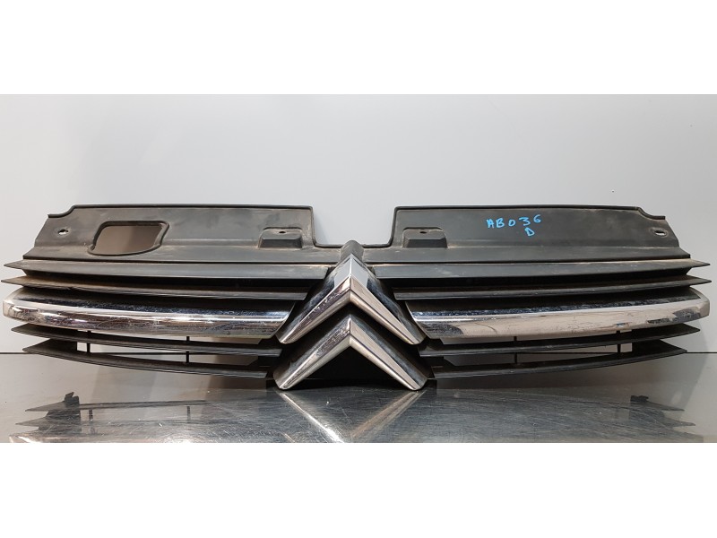 Recambio de rejilla delantera para citroen c5 berlina 2.0 hdi sx referencia OEM IAM 9636751980   Recambio de rejilla delantera para citroen c5 berlina 2.0 hdi sx referencia OEM IAM 9636751980