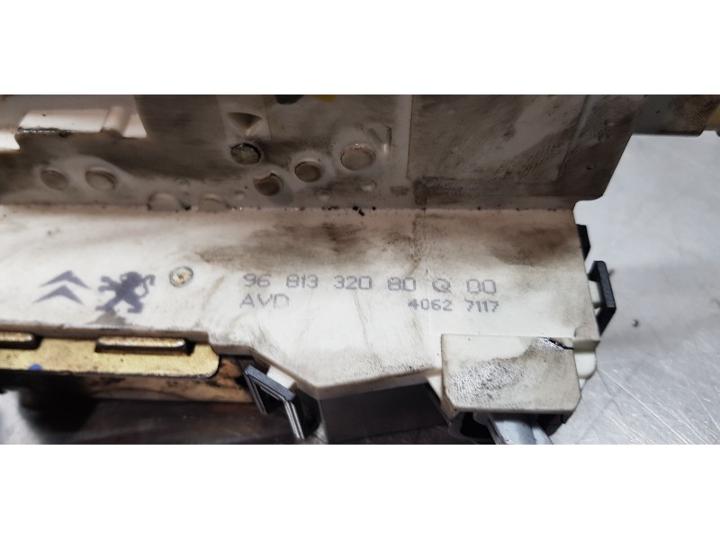 Recambio de cerradura puerta delantera derecha para citroen c4 coupe vtr plus referencia OEM IAM 9136EV  