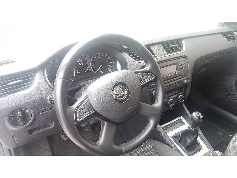 skoda octavia combi (5e5) del año 2013