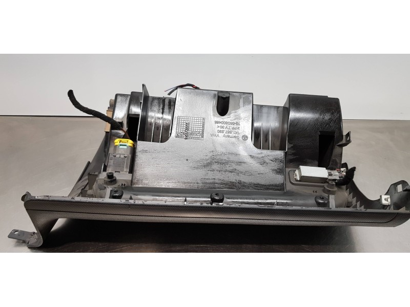 Recambio de guantera para volkswagen golf v berlina (1k1) trendline referencia OEM IAM 1K1857101G71N 1K1857114D71N  Recambio de guantera para volkswagen golf v berlina (1k1) trendline referencia OEM IAM 1K1857101G71N 1K1857114D71N