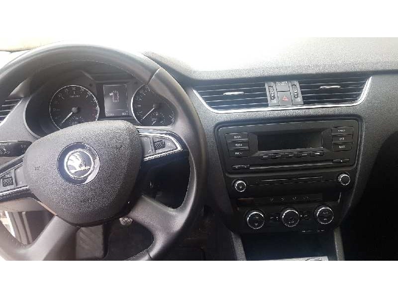 skoda octavia combi (5e5) del año 2013