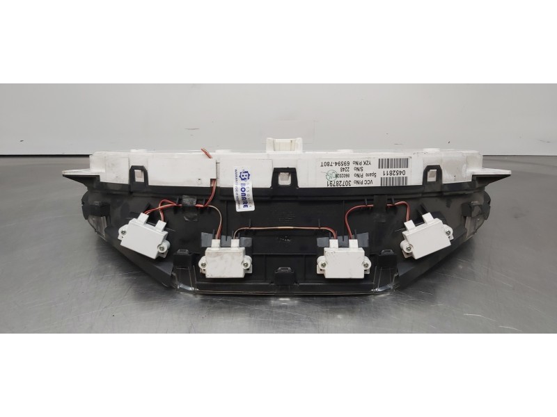 Recambio de cuadro instrumentos para volvo xc70 d5 awd kinetic (136kw) referencia OEM IAM 30728791 69594780T  Recambio de cuadro instrumentos para volvo xc70 d5 awd kinetic (136kw) referencia OEM IAM 30728791 69594780T