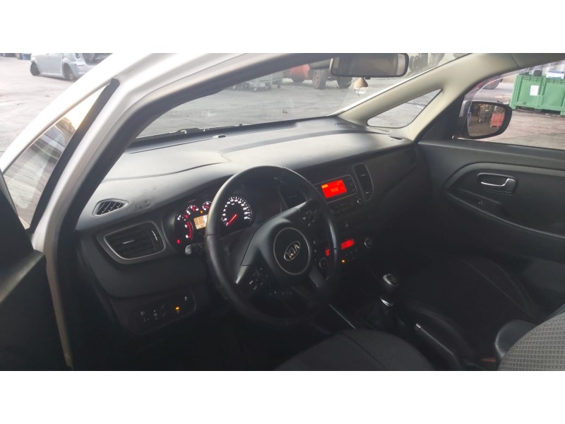 kia carens ( ) del año 2019