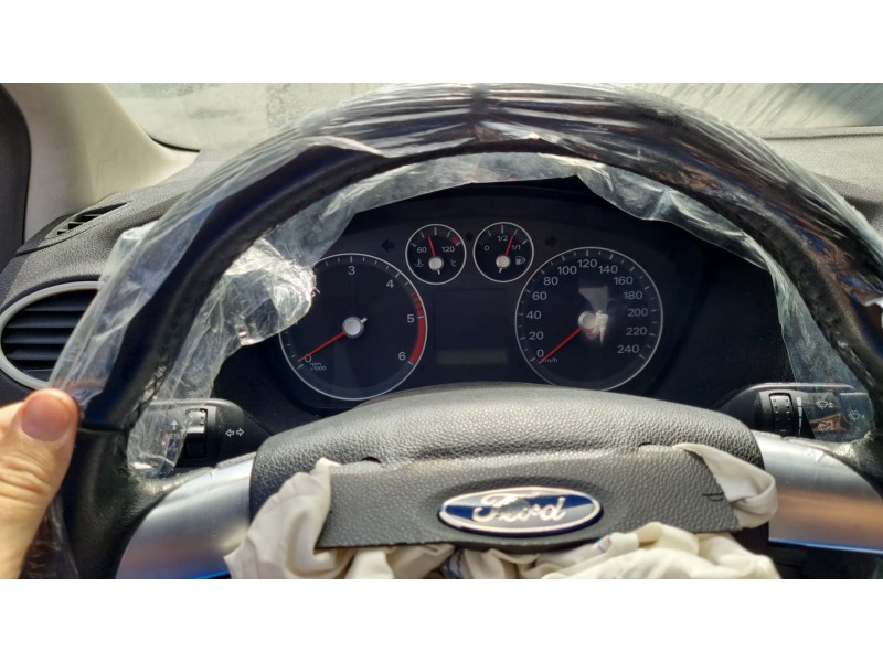 ford focus berlina (cap) del año 2006