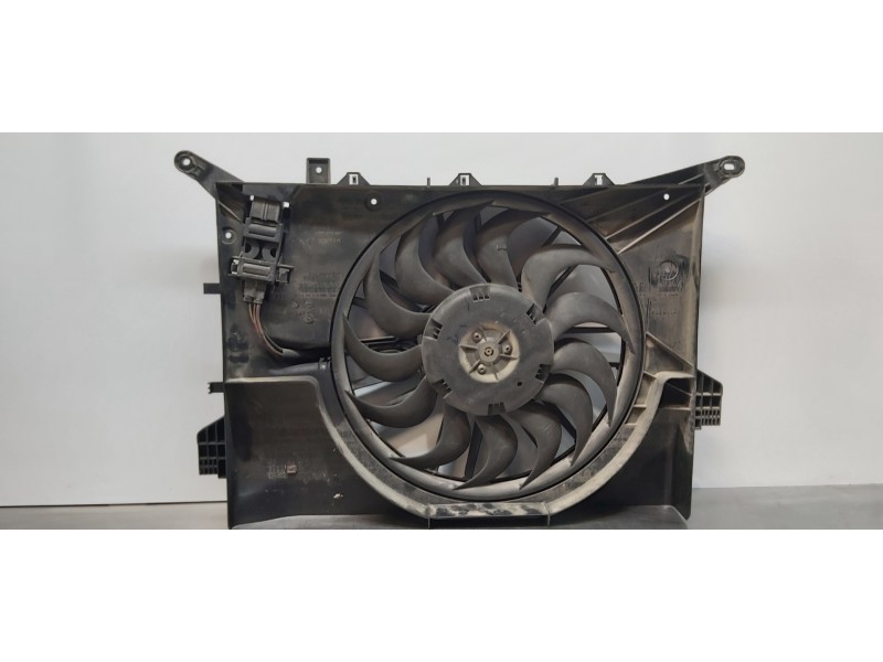 Recambio de electroventilador para volvo xc70 d5 awd kinetic (136kw) referencia OEM IAM 30749760 0130706861 