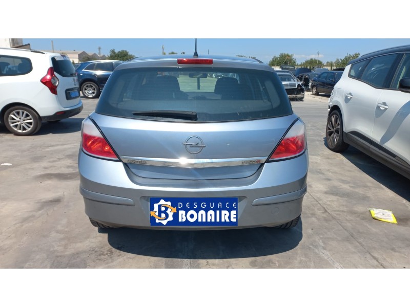 opel astra h berlina del año 2006