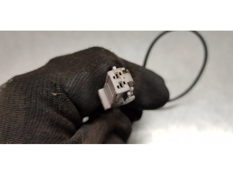 Recambio de pretensor airbag izquierdo para fiat doblo active referencia OEM IAM 735511973   Recambio de pretensor airbag izquierdo para fiat doblo active referencia OEM IAM 735511973