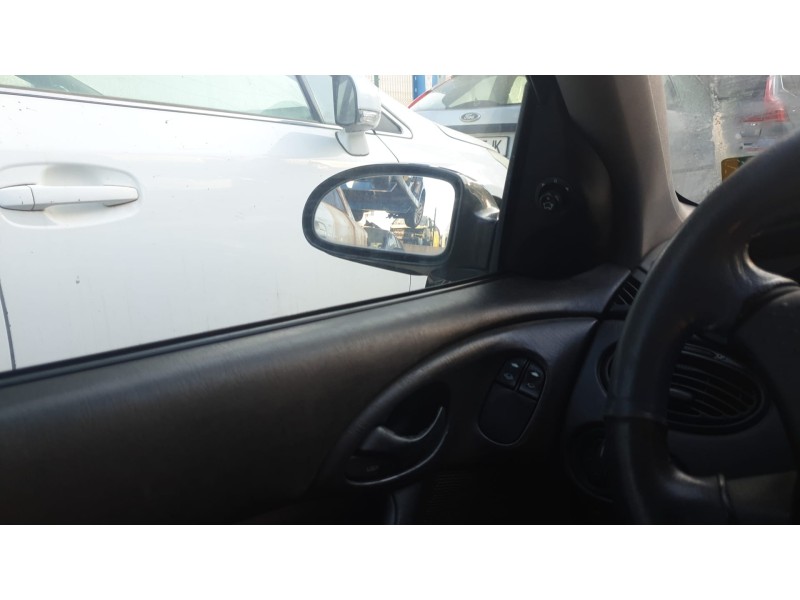 ford focus berlina (cak) del año 2002