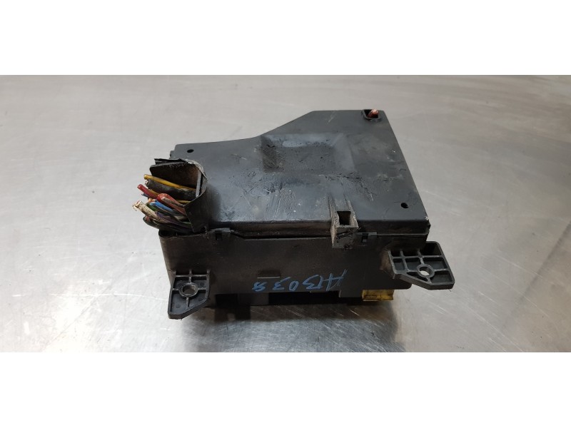 Recambio de caja reles / fusibles para volvo s40 berlina 1.9 d+ (85kw) referencia OEM IAM 30859714  