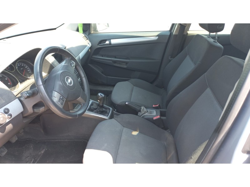 opel astra h berlina del año 2006