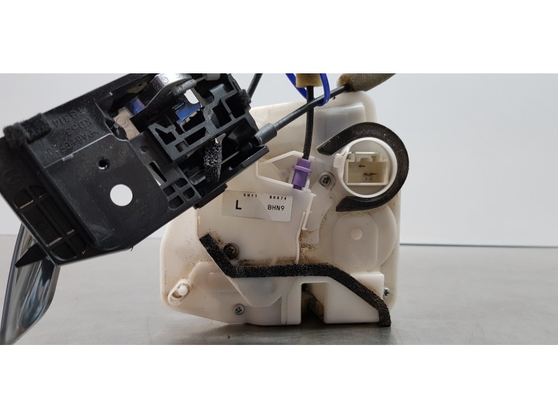 Recambio de cerradura puerta trasera derecha para mazda 3 lim. () luxury referencia OEM IAM BHN972310B  