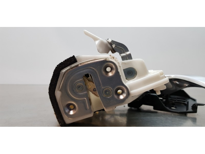 Recambio de cerradura puerta trasera derecha para mazda 3 lim. () luxury referencia OEM IAM BHN972310B  