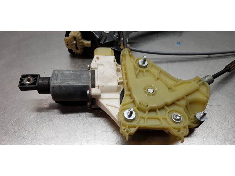 Recambio de elevalunas delantero izquierdo para bmw serie 3 cabrio (e93) 320i referencia OEM IAM 51337193455 0130822402  Recambio de elevalunas delantero izquierdo para bmw serie 3 cabrio (e93) 320i referencia OEM IAM 51337193455 0130822402