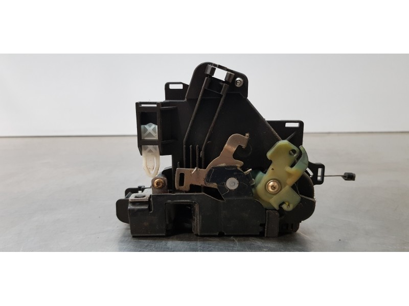 Recambio de cerradura puerta delantera derecha para volkswagen caddy ka/kb (2k) furg. referencia OEM IAM 3B1837016   Recambio de cerradura puerta delantera derecha para volkswagen caddy ka/kb (2k) furg. referencia OEM IAM 3B1837016