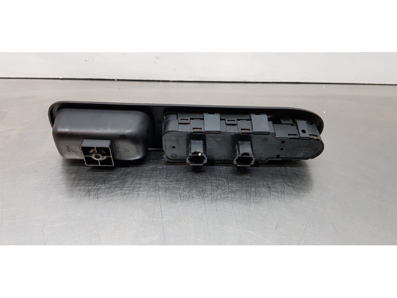 Recambio de mando elevalunas delantero izquierdo para peugeot 307 (s1) xs referencia OEM IAM 6554KT   Recambio de mando elevalunas delantero izquierdo para peugeot 307 (s1) xs referencia OEM IAM 6554KT