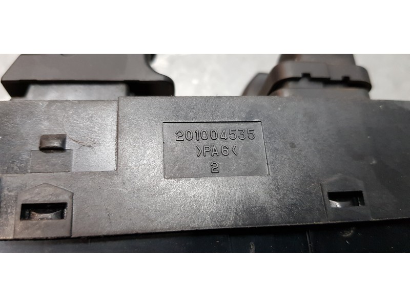 Recambio de mando elevalunas delantero izquierdo para kia carnival 2.9 crdi vgt active referencia OEM IAM 935704D320   Recambio de mando elevalunas delantero izquierdo para kia carnival 2.9 crdi vgt active referencia OEM IAM 935704D320