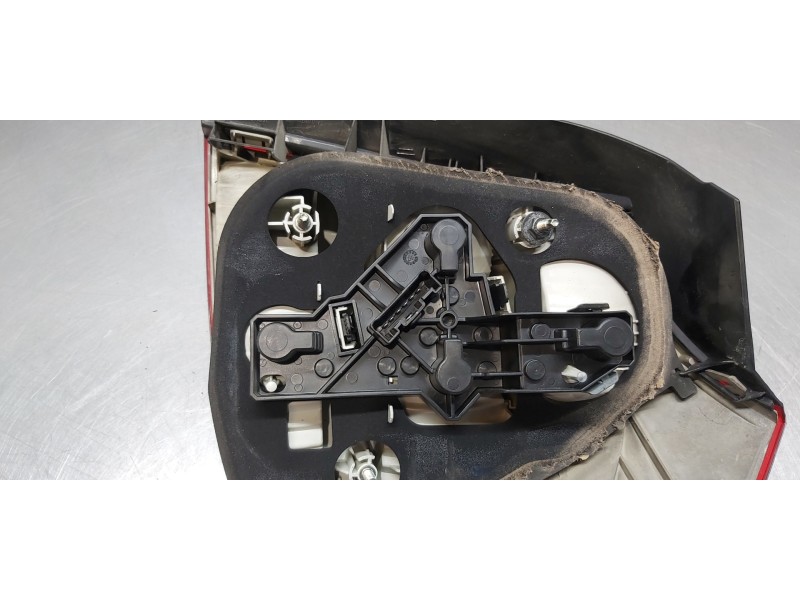 Recambio de piloto trasero izquierdo para bmw serie 1 berlina (e81/e87) 118d referencia OEM IAM 63216924501   Recambio de piloto trasero izquierdo para bmw serie 1 berlina (e81/e87) 118d referencia OEM IAM 63216924501