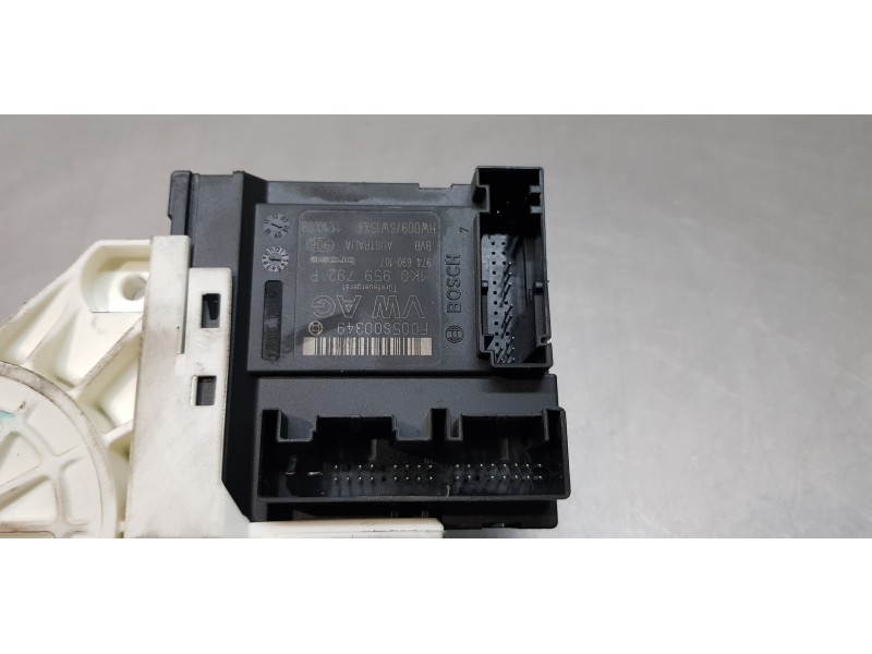 Recambio de motor elevalunas delantero derecho para volkswagen golf v variant (1k5) highline referencia OEM IAM 1K5837402AN   Recambio de motor elevalunas delantero derecho para volkswagen golf v variant (1k5) highline referencia OEM IAM 1K5837402AN