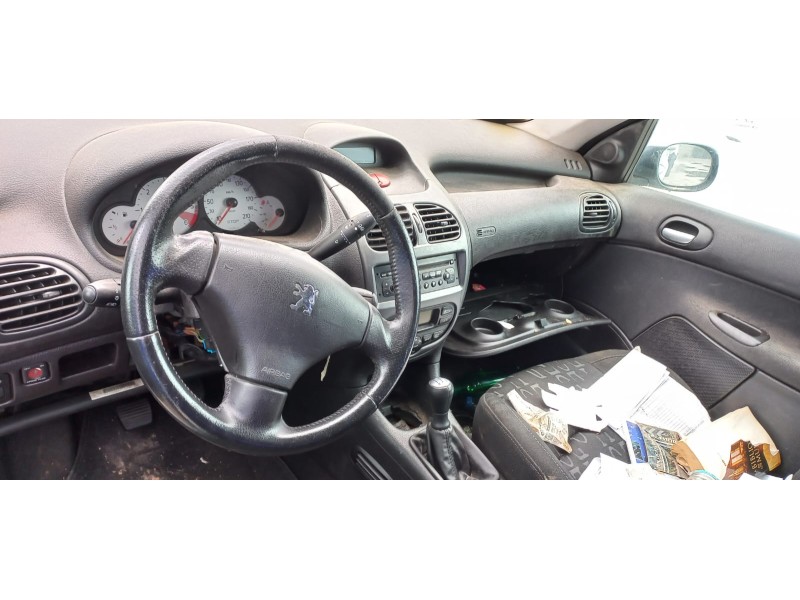 peugeot 206 berlina del año 2006