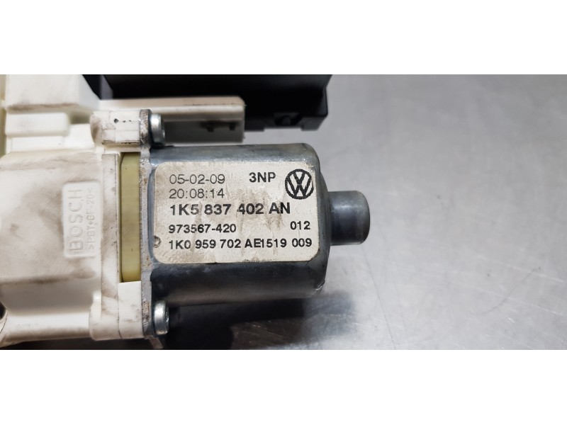 Recambio de motor elevalunas delantero derecho para volkswagen golf v variant (1k5) highline referencia OEM IAM 1K5837402AN   Recambio de motor elevalunas delantero derecho para volkswagen golf v variant (1k5) highline referencia OEM IAM 1K5837402AN