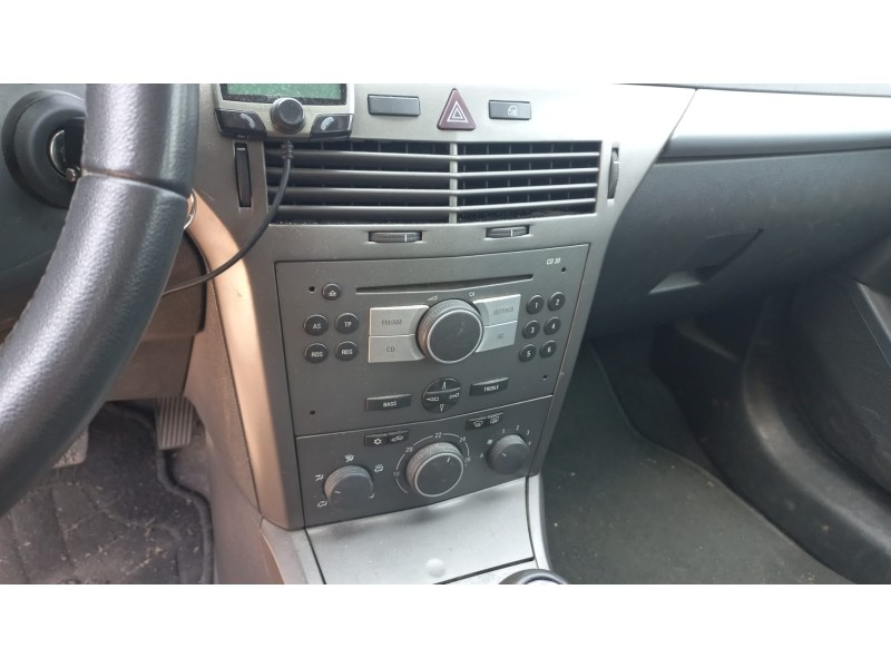 opel astra h berlina del año 2006