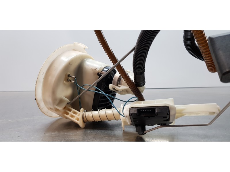 Recambio de aforador para bmw serie 1 berlina (e81/e87) 116i referencia OEM IAM 16117170090  